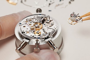 佛山欧米茄表有雾气维修