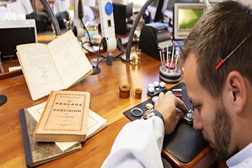 佛山欧米茄自动机械表为什么突然不走了